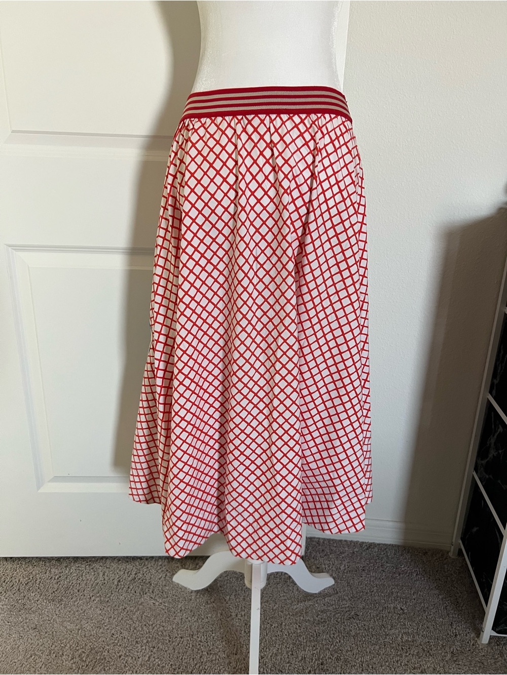 GUC Rare Farm Rio Red White Toucan Maxi Skirt - Picture 5 of 11